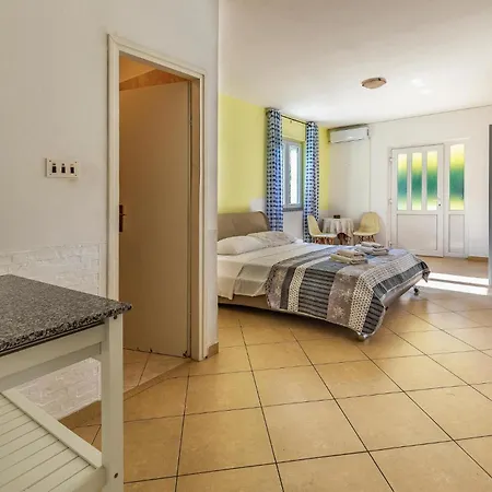 Lovely Apartment In Medulin With Wifi