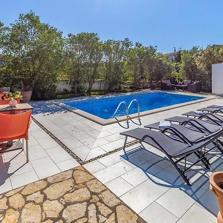Stunning In With Wifi Apartment