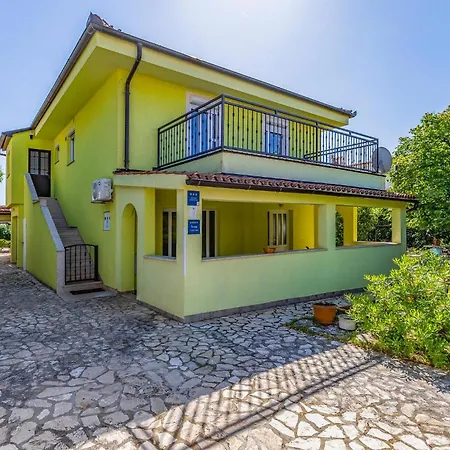 Lovely Apartment In Medulin With Wifi